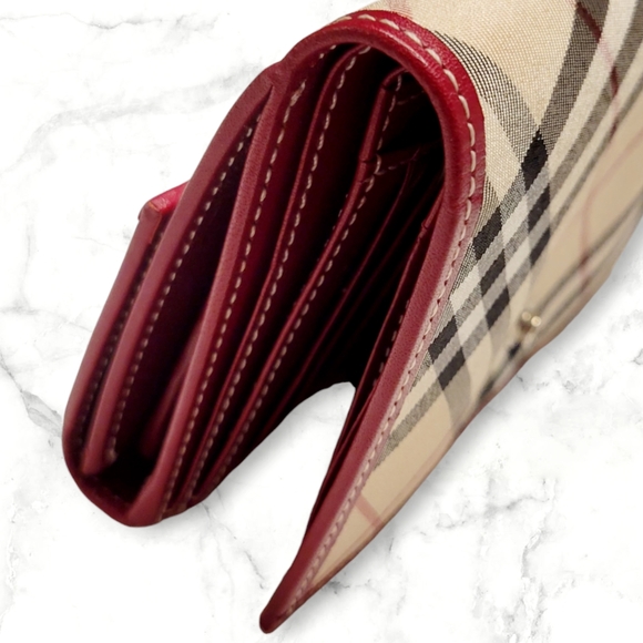 Stunning BURBERRY Bifold Wallet Iconic Tartan Plaid NWOT & Plastic on Front Logo - Picture 7 of 15